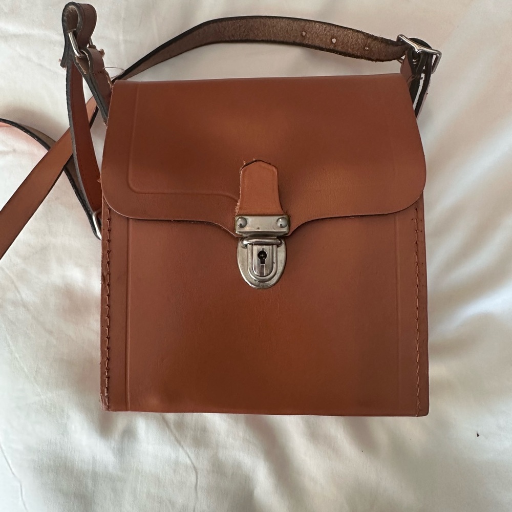 Vintage faux leather flask and cup carrying case tan brown